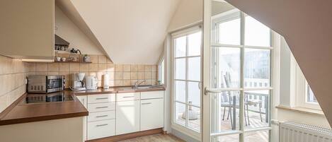 Réfrigérateur, micro-ondes, four, lave-vaisselle