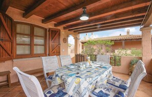 Outdoor dining - Awesome apartment in San Teodoro OT (San Teodoro OT)