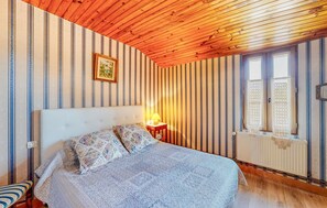 3 bedrooms, free WiFi, bed sheets
