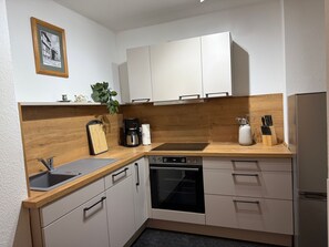 Refrigerador, microondas, horno y lavavajillas 