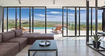 Cozy home in Donje Polje with WiFi