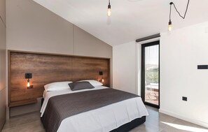 3 bedrooms, free WiFi, bed sheets