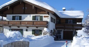 Unclassified image, 2 of 21, button - Gamskogl vacation apartment with magnificent mountain views - DEB 032 Pension mit Bergblick (Inzell)