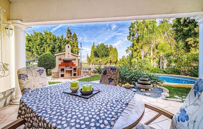 Beautiful home in Oliva with kitchen