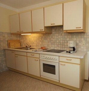 Fridge, oven, coffee/tea maker