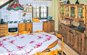 Frigorífic, microones, placa de cuina i rentaplats 