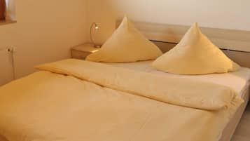 3 Schlafzimmer, Reisekinderbett