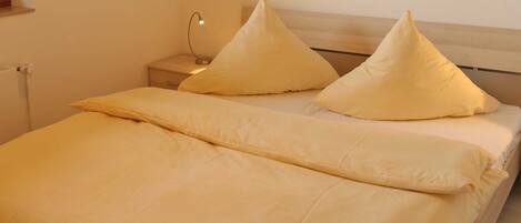 3 chambres, lit parapluie