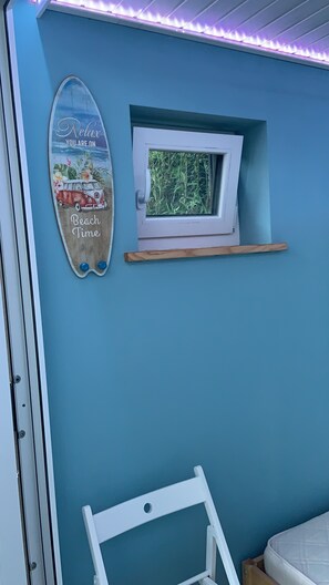 3 bedrooms, iron/ironing board, travel crib, WiFi (free)