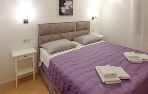 4 chambres, lit parapluie, Wi-Fi gratuit, draps fournis