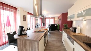 Køleskab, mikrobølgeovn, ovn, opvaskemaskine