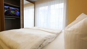 3 makuuhuonetta, silitysrauta/-lauta, Wi-Fi