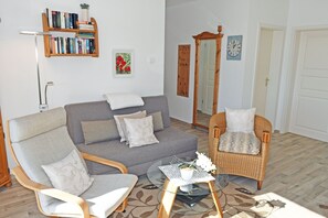 TV - Holiday Apartment Gaude Stuv 1 - Holiday Apartments Gaude Stuv (Sellin)