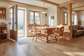 Unclassified image, 5 of 43, button - Almgart'n - Koglhof - Kathrin and Hans Kirchberger (Fischbachau)