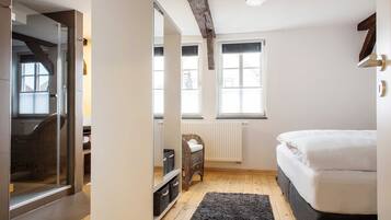 3 Schlafzimmer, Schreibtisch, WLAN, Bettwäsche