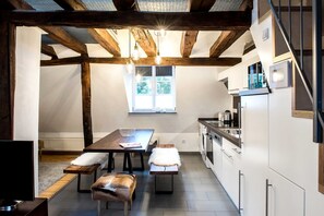KĂŒhlschrank, Mikrowelle, Ofen, GeschirrspĂŒler