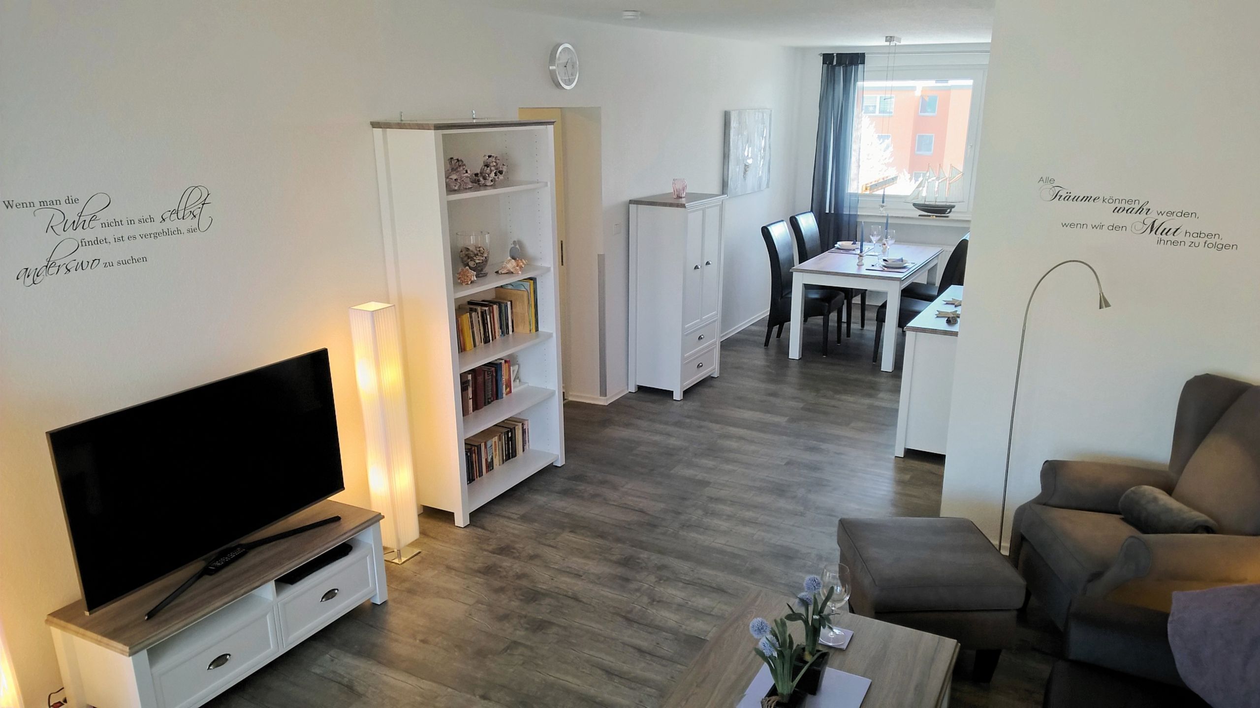 Televisio, DVD-soitin, stereot