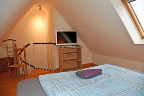 Unclassified image, 4 of 18, button