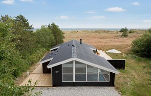 Exterior - Stunning home in ålbæk with WiFi (Ålbæk)