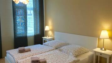 3 bedrooms, travel crib, WiFi, bed sheets