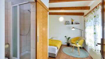 2 bedrooms, in-room safe, free WiFi, bed sheets