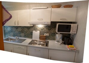 Unclassified image, 2 of 9, button