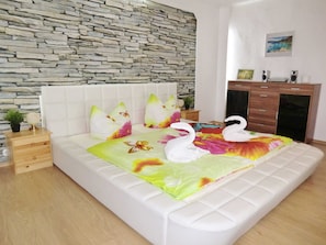 2 Schlafzimmer, Reisekinderbett, WLAN, Bettwäsche