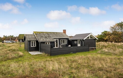 Gorgeous home in Fanø with kitchen