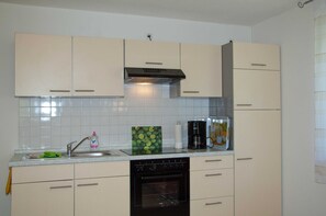 Køleskab, mikrobølgeovn, ovn, opvaskemaskine