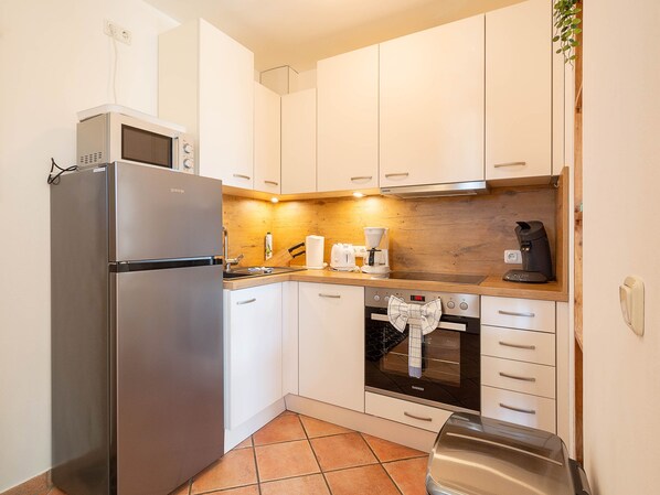 Frigorifero, microonde, forno, lavastoviglie
