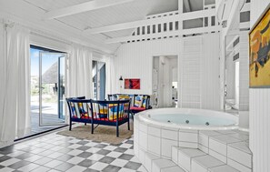 Interior - Cozy home in Blåvand with kitchen (Blåvand)