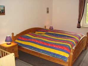 3 makuuhuonetta, vauvan matkasänky, Wi-Fi