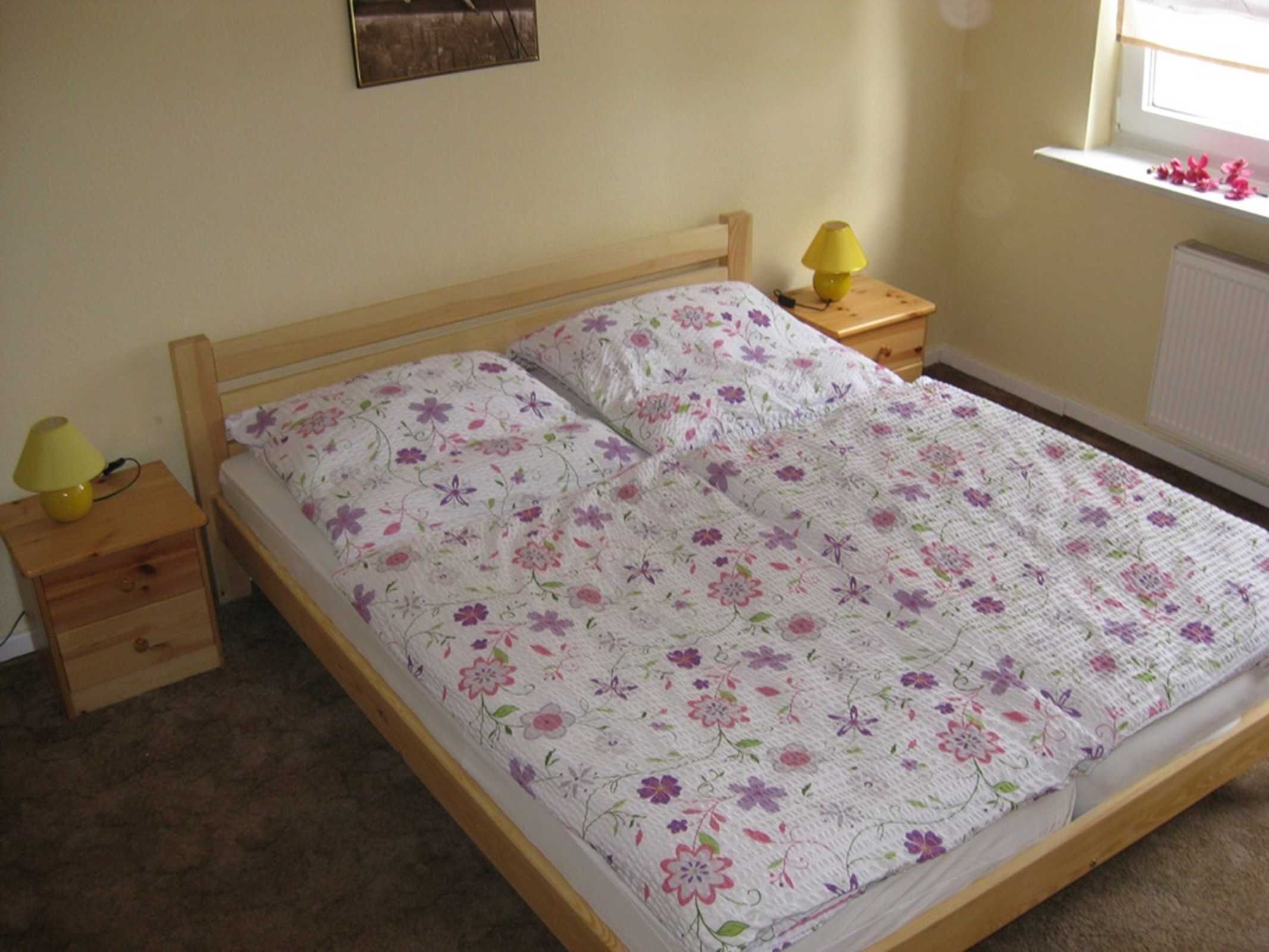 1 bedroom, travel crib, WiFi, bed sheets