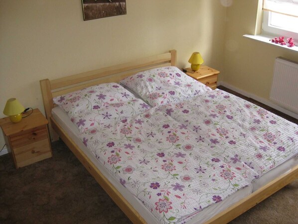 1 chambre, lit parapluie, Wi-Fi, draps fournis