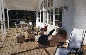 Outdoor dining - Gorgeous home in årjäng with WiFi (Årjäng)
