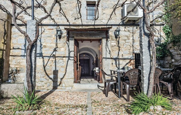 Outdoor dining - Amazing home in Añora with WiFi (Añora)