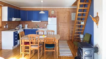 KylskÄp, spishÀll, diskmaskin och kaffe- och tebryggare