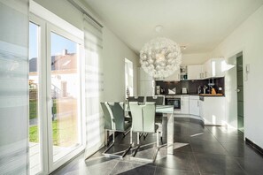 Fridge, oven, dishwasher - Vacation home Claire - Holiday home Claire-2 bedrooms up to max. 4 pers. and 1 baby (Karlshagen)