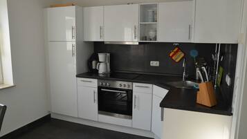 Fridge, oven, dishwasher