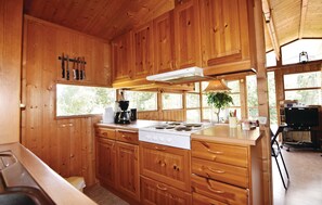 Réfrigérateur, plaque de cuisson, lave-vaisselle, cafetière/bouilloire