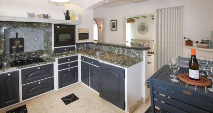 Superbe maison Ă Tulette avec WiFi