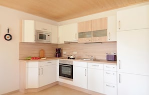 Kühlschrank, Herdplatte, Geschirrspüler