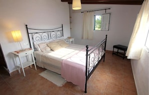 2 bedrooms - 2 bedroom gorgeous home in Algaida (Algaida)