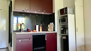 Fridge, microwave, oven