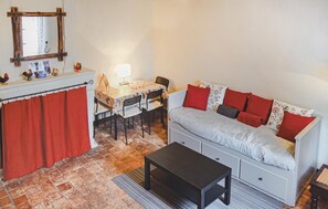 DVD player - Gorgeous home in Fontevraud L'Abbaye (Fontevraud L'Abbaye)