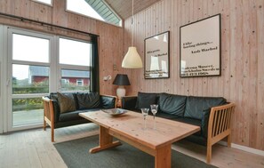 Fernseher, Kamin, DVD-Player