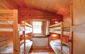 2 chambres, lit de bébé portatif