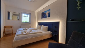 3 Schlafzimmer, Reisekinderbett, WLAN