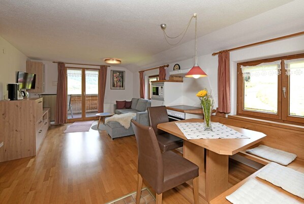 Unclassified image, 1 of 25, button