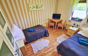 2 chambres, fer et planche à repasser, lit parapluie, Wi-Fi gratuit